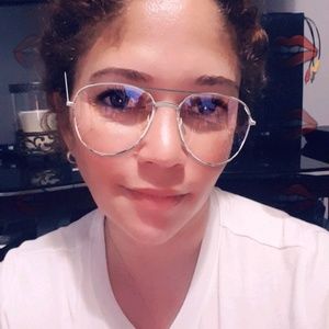 Meet your Posher, Nilka